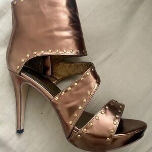 Bronze Cut-out heels